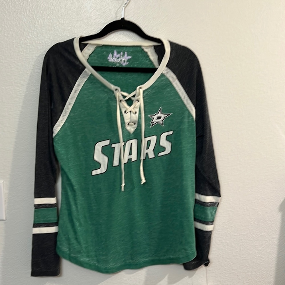Touch by Alyssa Milano Green and Black Long Sleeve Tee